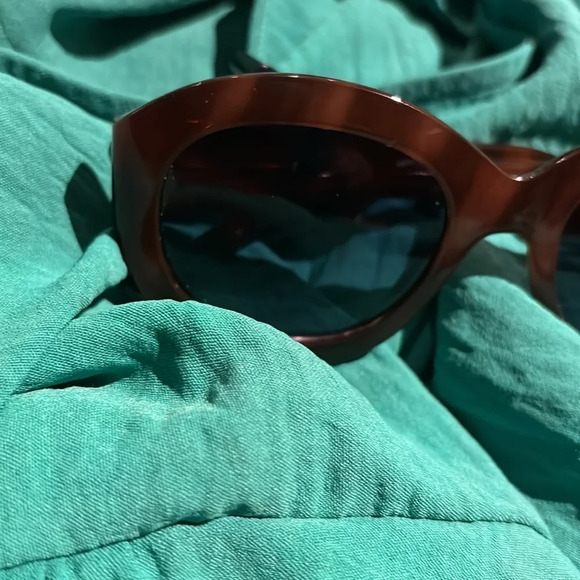 Ninewest round leopard frames chic sunglasses - Picture 7 of 13